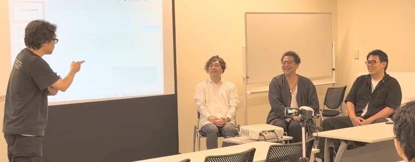 メディアマンが登壇し、企画について意見を交わしている実際の会議写真
